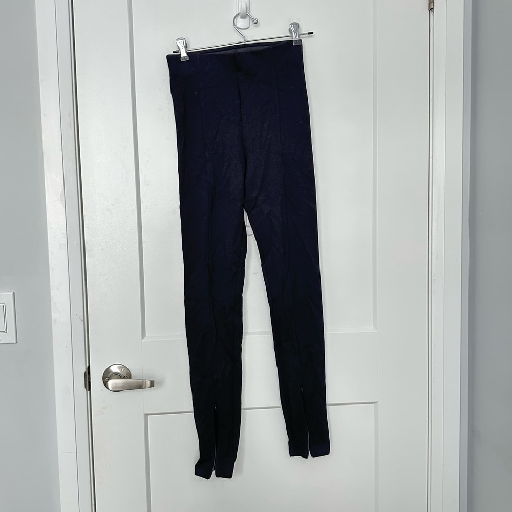 💗5 for $15💗 H&M Black Stretchy Pants with Slit - Size XS